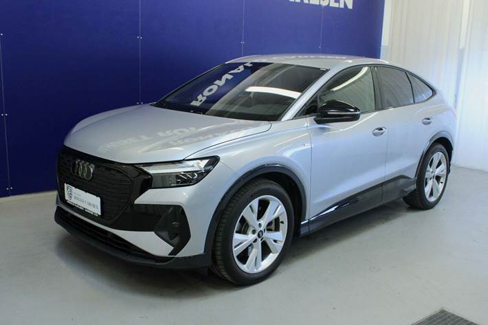 Sølv Audi Q4 e-tron fra 2024