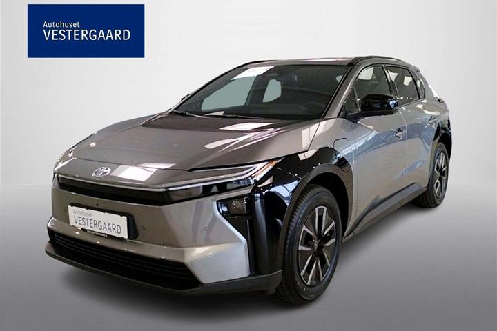 Grå Toyota BZ4X fra 2025 set udefra