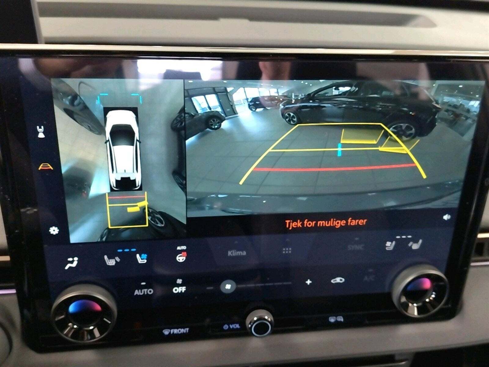 Grå Toyota BZ4X fra 2025