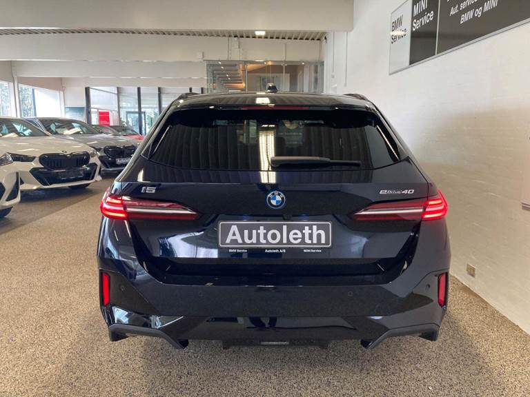 BMW i5 eDrive40 Touring Fully Charged M-Sport