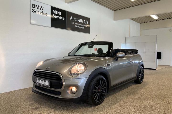 Grå Mini Cooper fra 2018 set udefra
