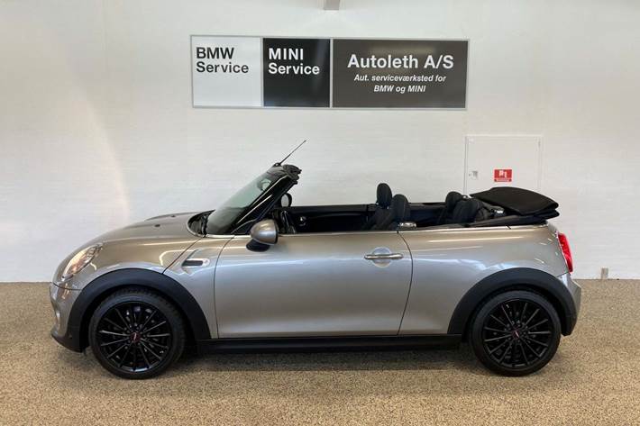 Grå Mini Cooper fra 2018