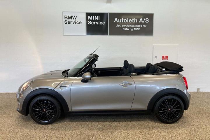 Grå Mini Cooper fra 2018