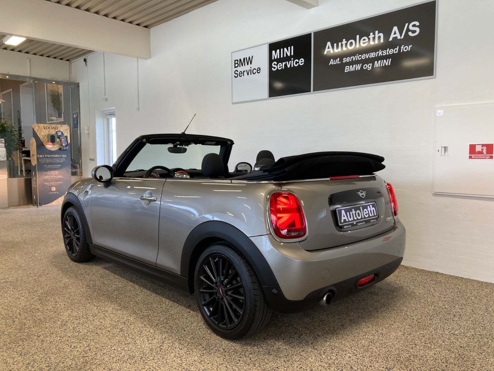 Grå Mini Cooper fra 2018