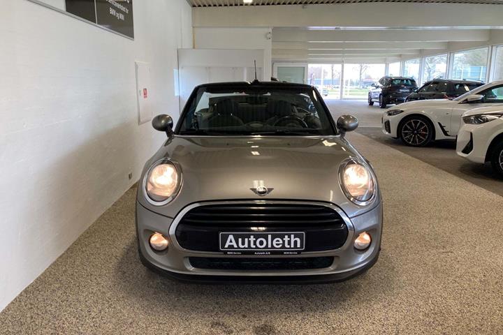 Grå Mini Cooper fra 2018