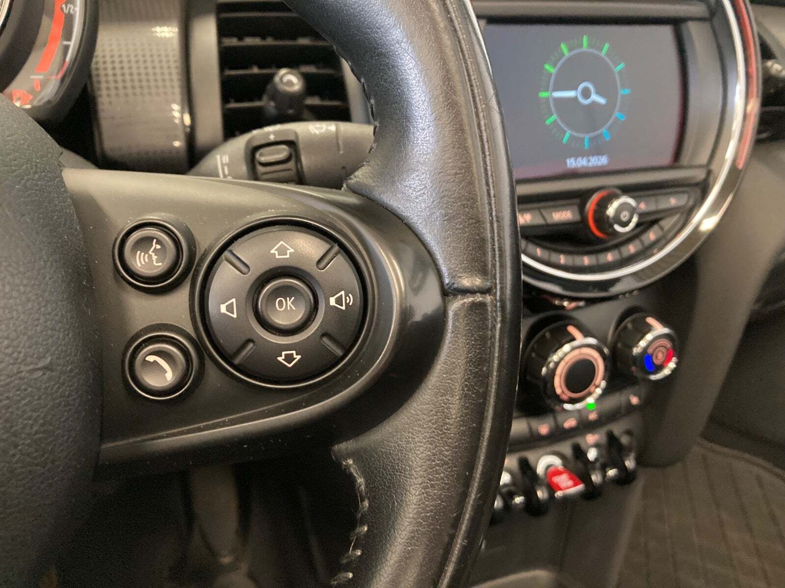 Grå Mini Cooper fra 2018