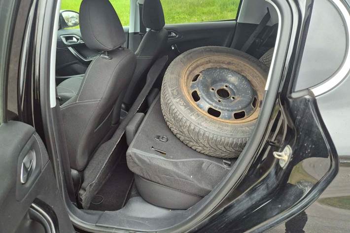 undefined Peugeot 208 fra 2016