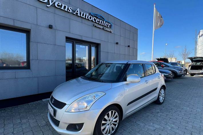 Sølv Suzuki Swift fra 2011