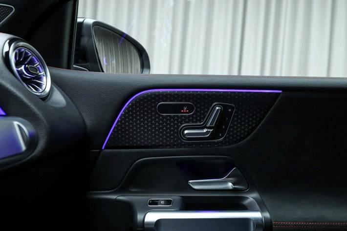 Sort Mercedes EQB250+ fra 2026