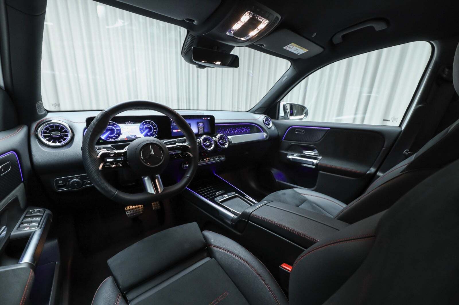 Hvid Mercedes EQB250+ fra 2026