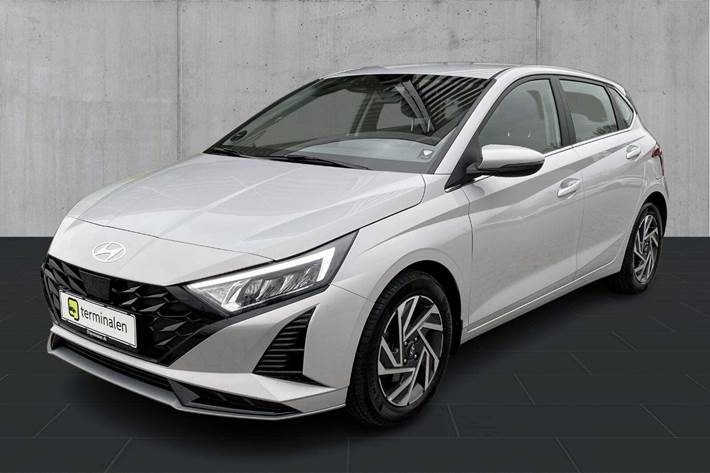 Sølv Hyundai i20 fra 2025