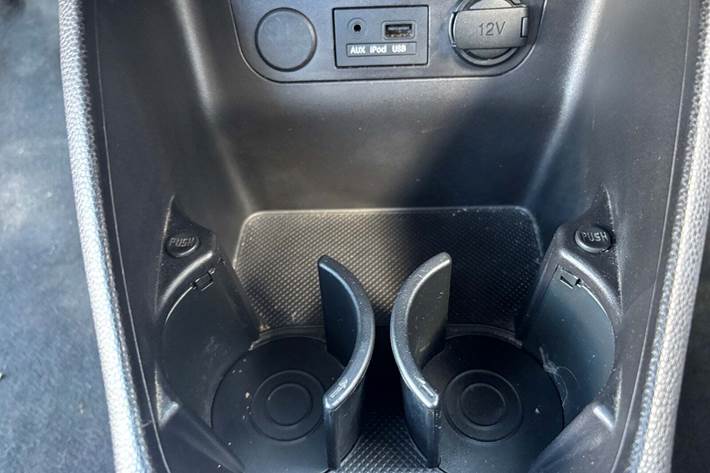 Grå Kia Picanto fra 2013