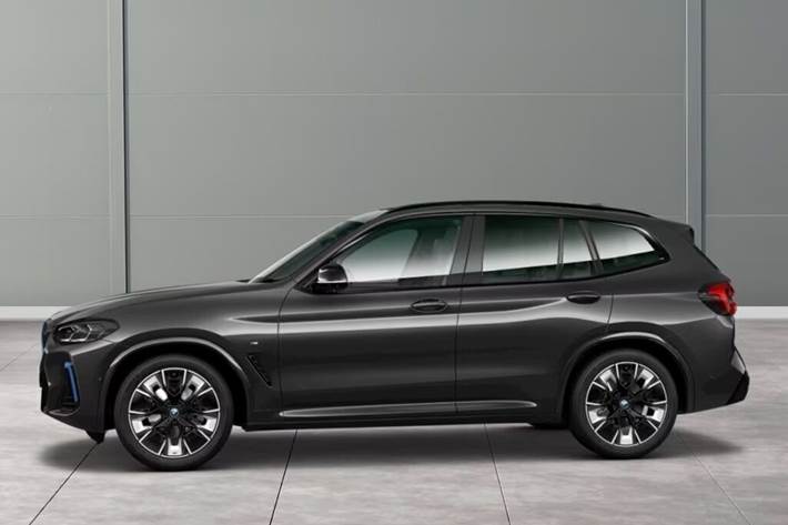 Grå BMW iX3 fra 2022
