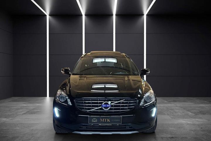 Sort Volvo XC60 fra 2015