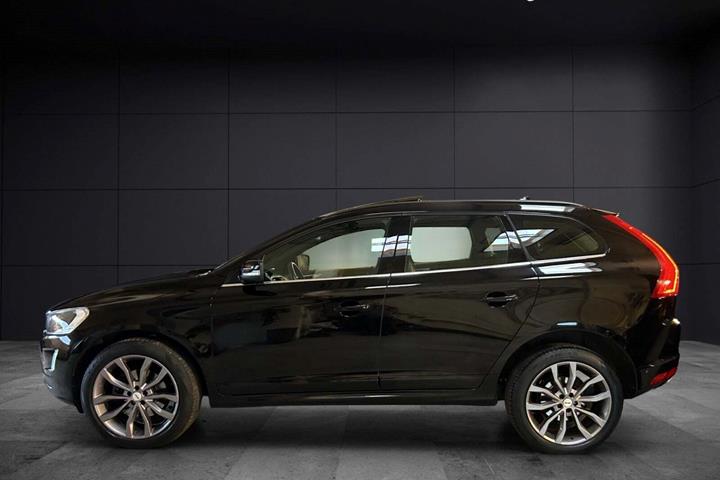 Sort Volvo XC60 fra 2015