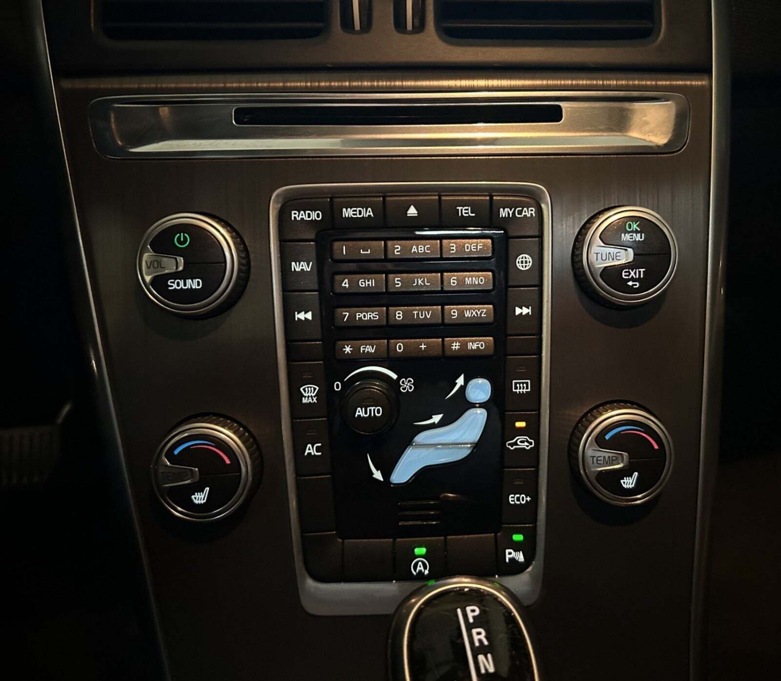 Sort Volvo XC60 fra 2015