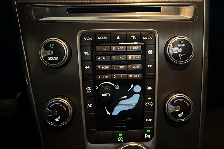 Sort Volvo XC60 fra 2015