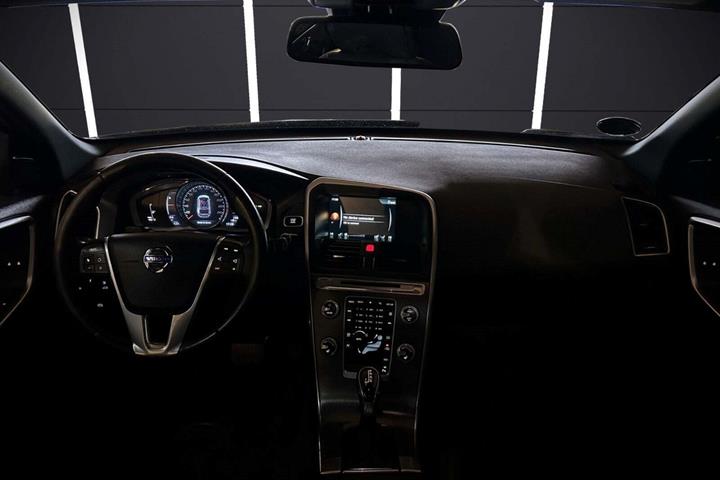 Sort Volvo XC60 fra 2015