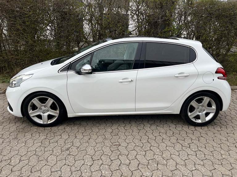 Peugeot 208 1,2 PureTech 82 Allure Sky