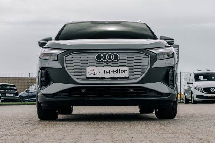 Grå Audi Q4 e-tron fra 2021