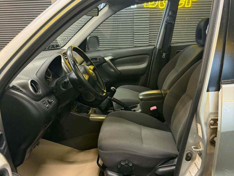 Toyota RAV4 2,0 D-4D 4x4 Van