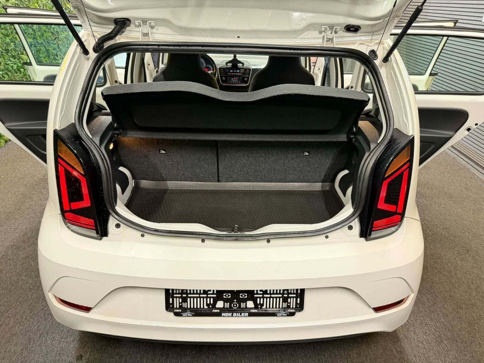 Hvid VW UP! fra 2019