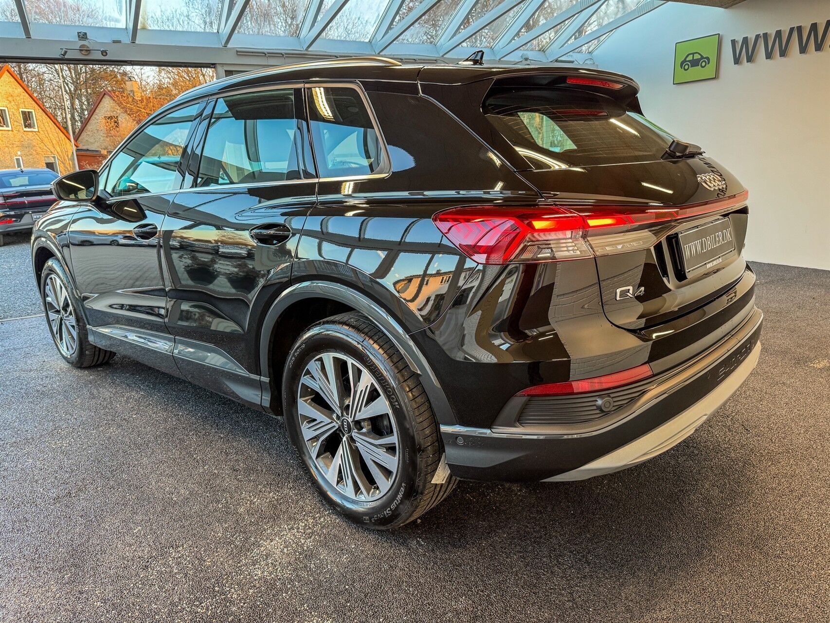 Sort Audi Q4 fra 2024