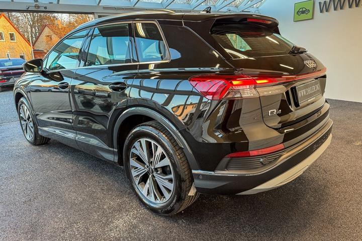 Sort Audi Q4 fra 2024