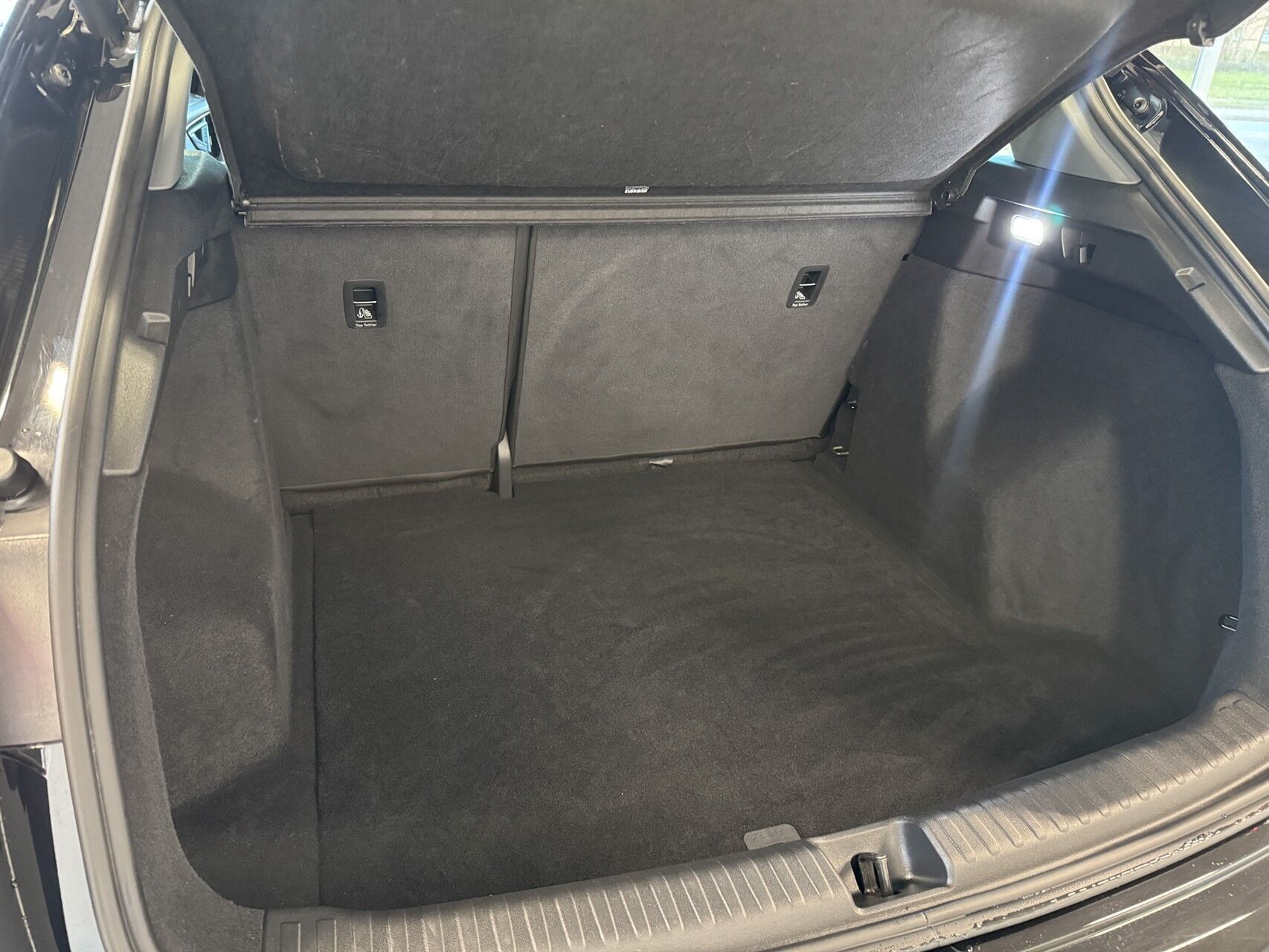 Sort Audi Q4 fra 2024