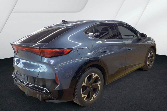 Blå Cupra Tavascan fra 2025