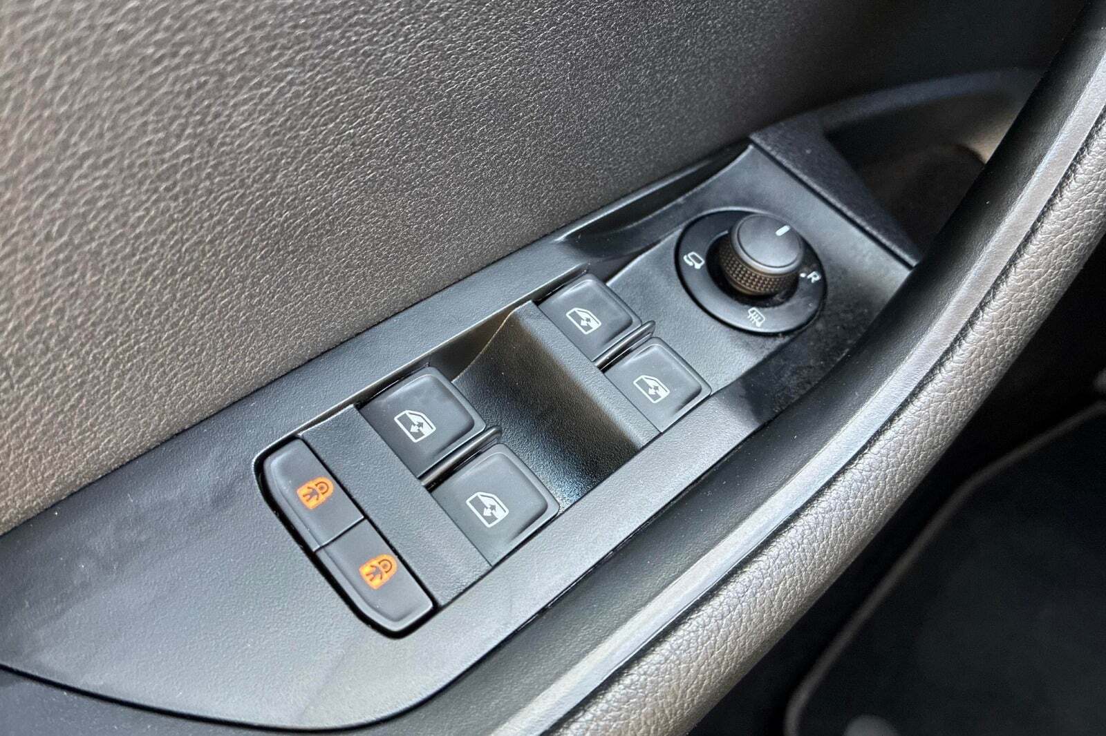 Sort Skoda Superb fra 2021