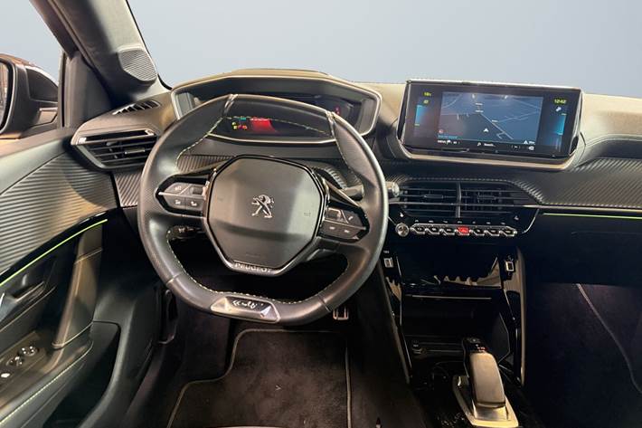 Sort Peugeot e-208 fra 2021