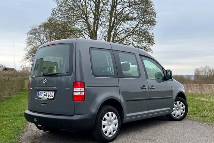 Grå VW Caddy fra 2011
