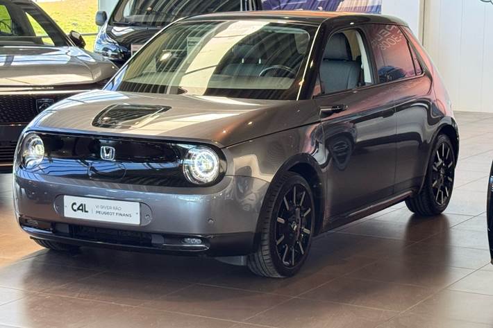 Grå Honda e fra 2021