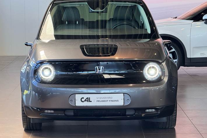 Grå Honda e fra 2021