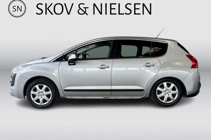 Sølv Peugeot 3008 fra 2010