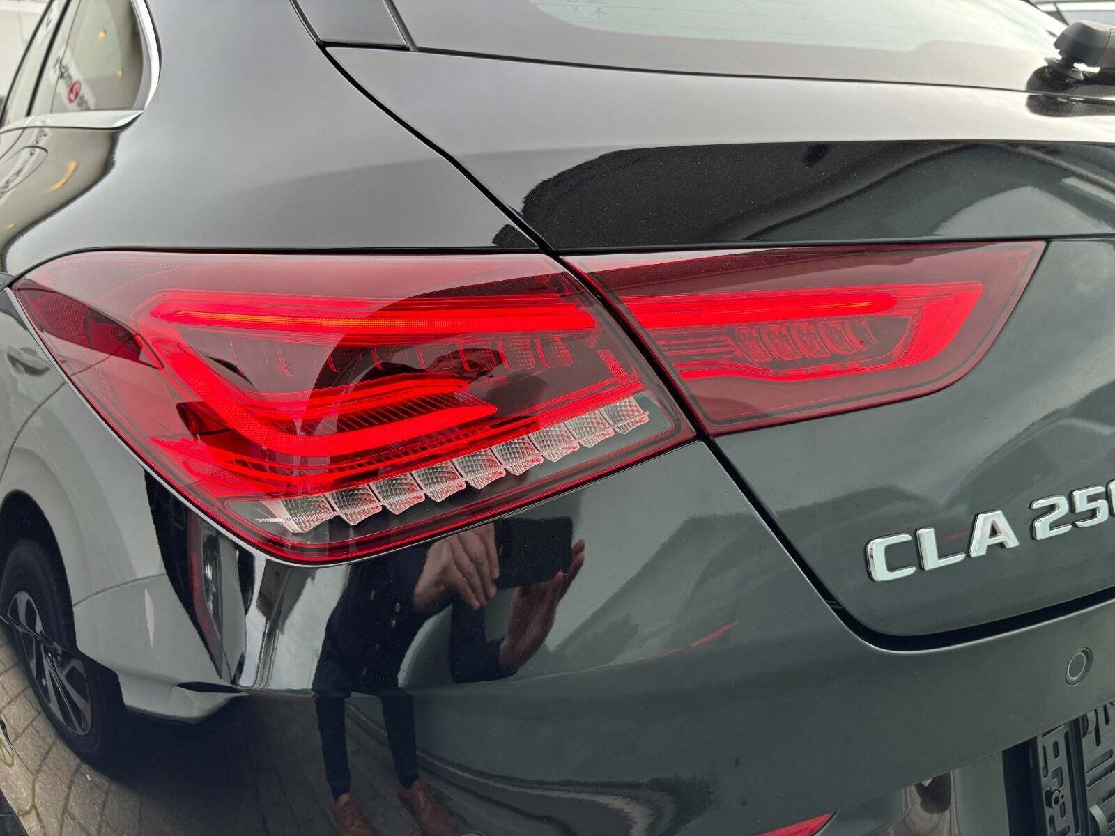 Sort Mercedes CLA250 e fra 2021