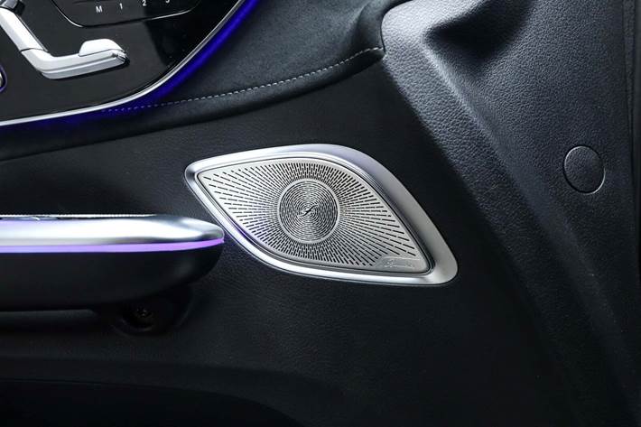 Grøn Mercedes EQE350 SUV fra 2025