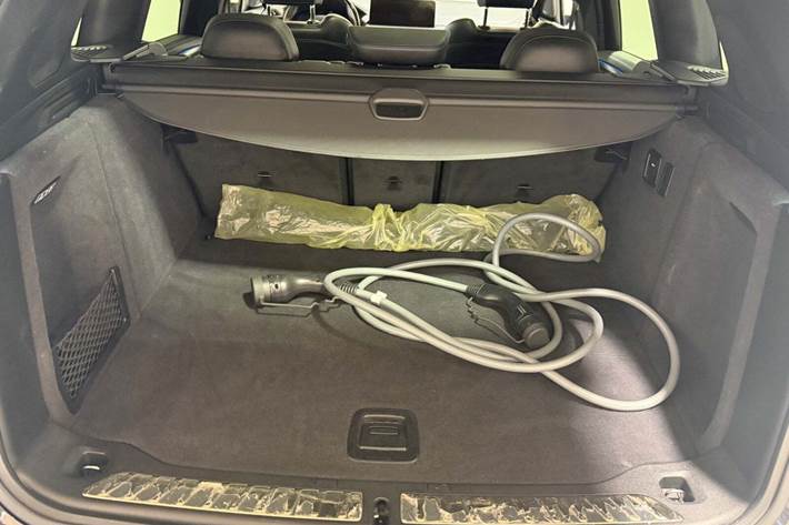 Grå BMW iX3 fra 2022