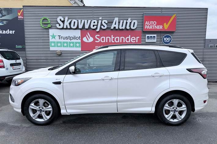 Hvid Ford Kuga fra 2017