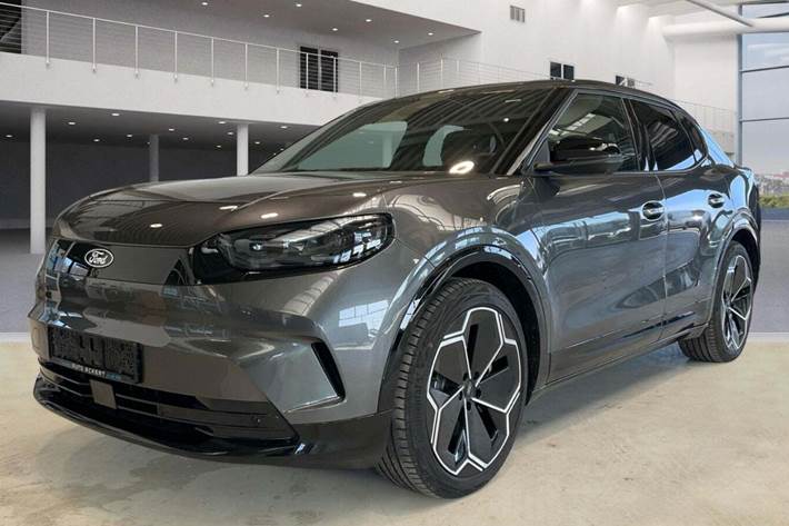 Grå Ford Capri fra 2025