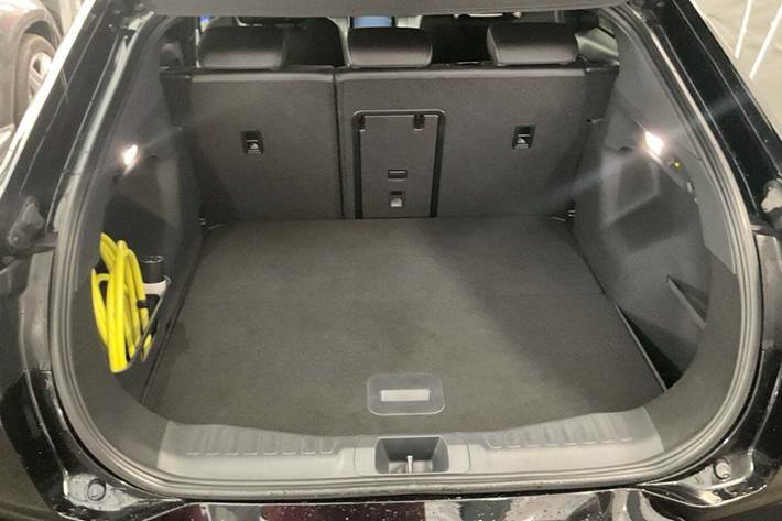 Sort Ford Capri fra 2025