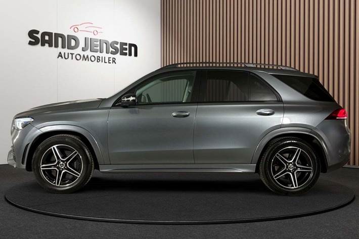 Grå Mercedes GLE450 fra 2020