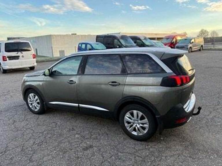 Peugeot 5008 1,2 e-THP 130 Allure 7prs