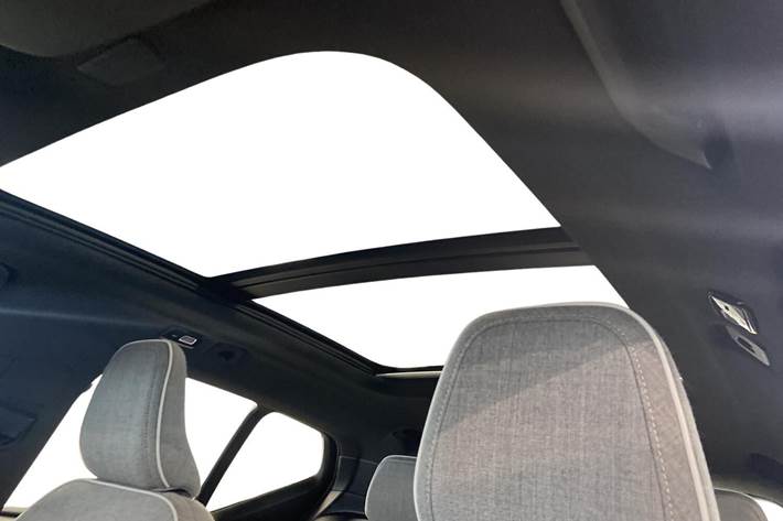 Grøn Volvo XC40 fra 2023