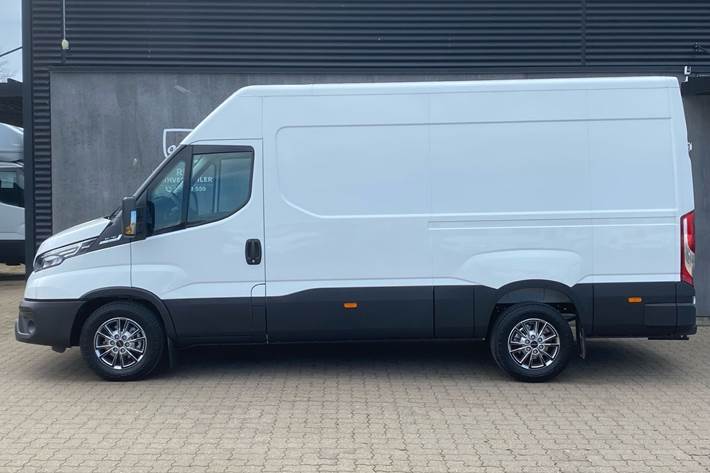 Hvid Iveco Daily fra 2026