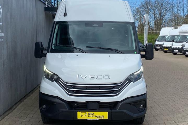 Hvid Iveco Daily fra 2026