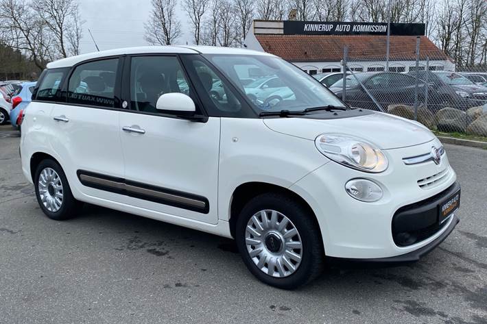 Hvid Fiat 500L Living fra 2017