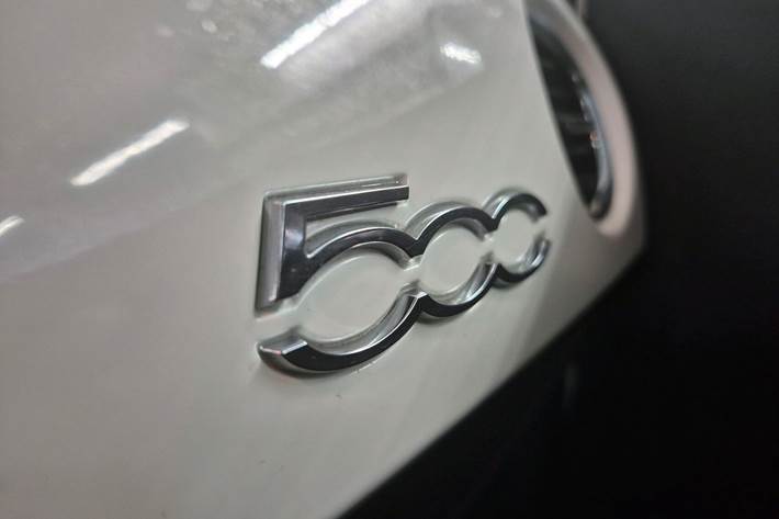 Hvid Fiat 500 fra 2014