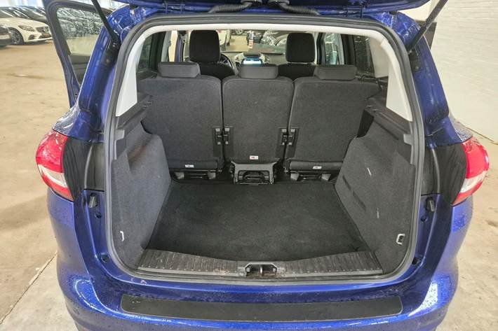 Blå Ford C-MAX fra 2017